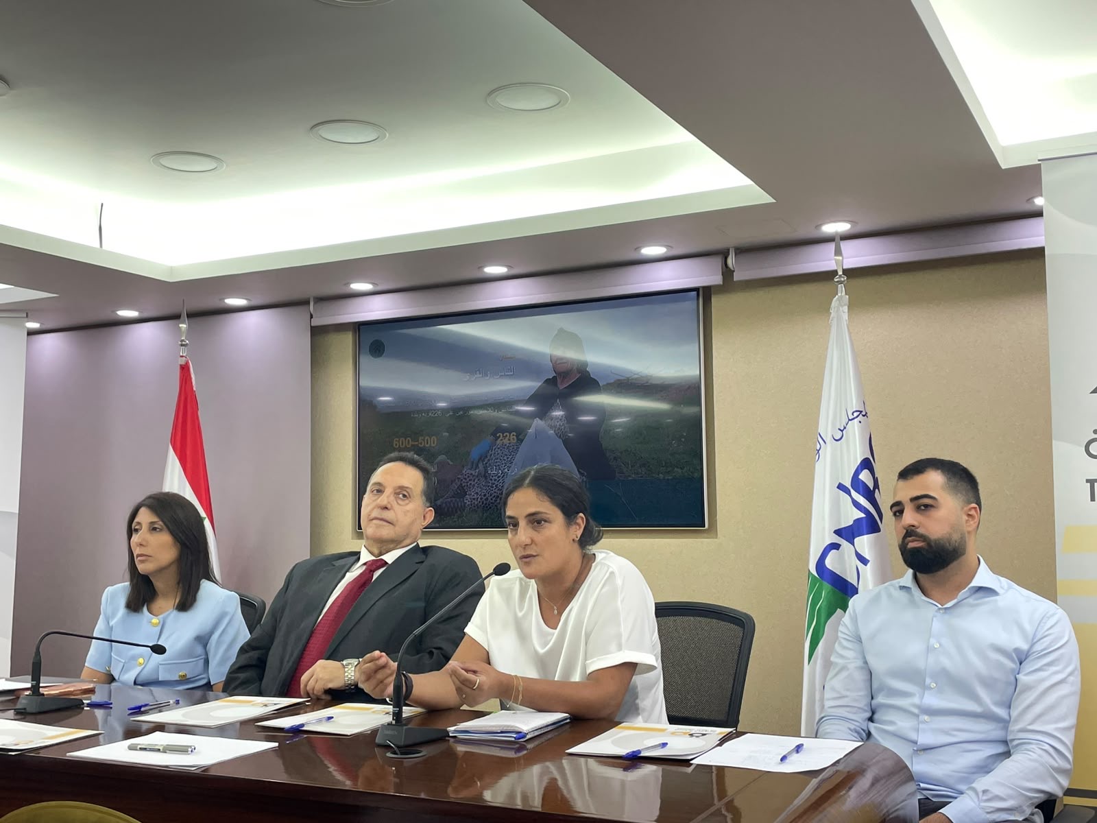 جلسةً مغلقة حول البحث الاستقصائي عن أنهار عكار