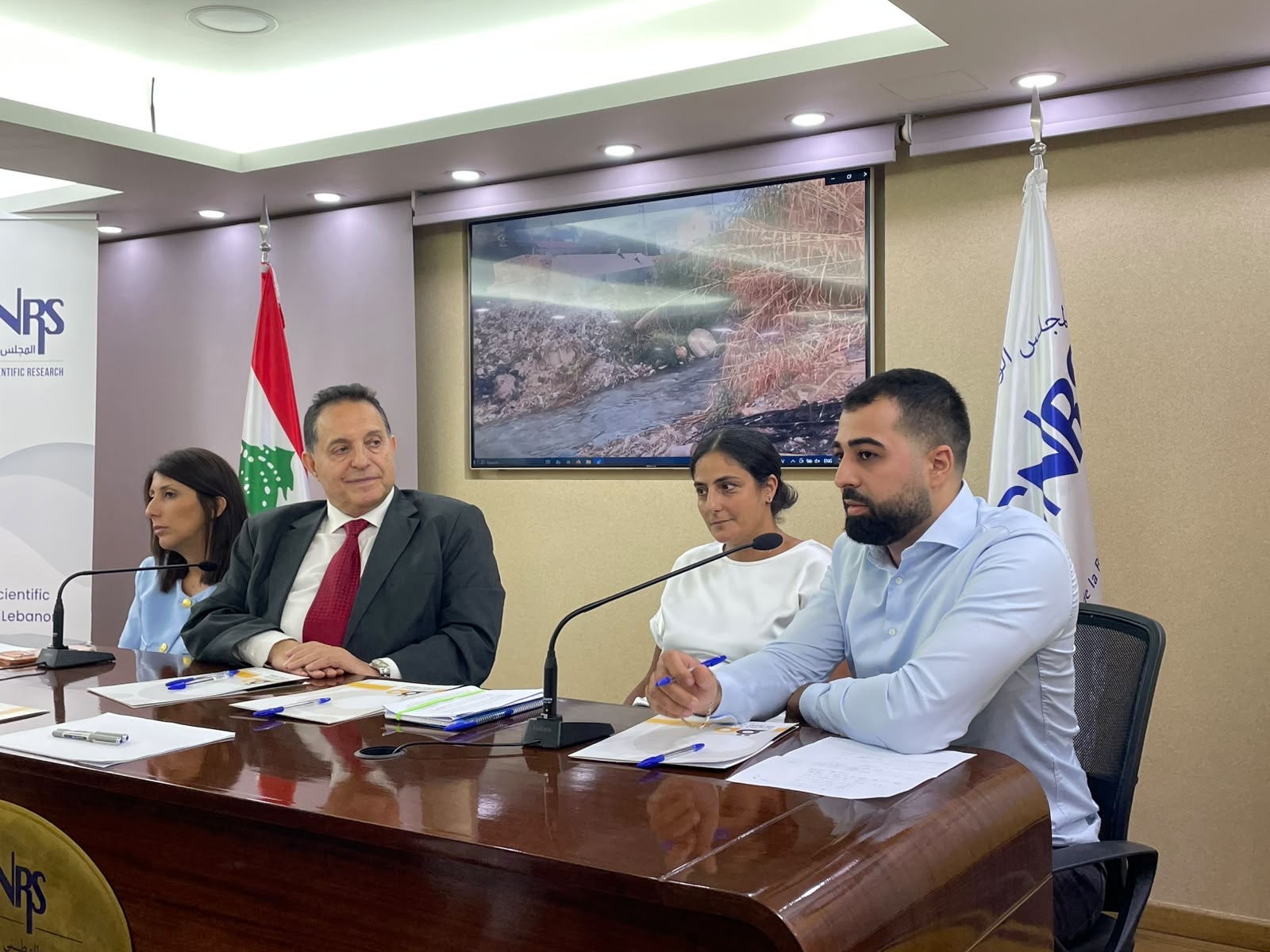 جلسةً مغلقة حول البحث الاستقصائي عن أنهار عكار